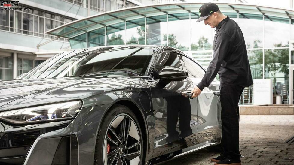 Ken Block und der Tür Audi RS e-tron GT
