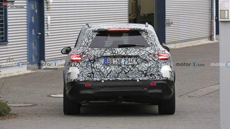 Mercedes GLC (2023): Erlkönig mit Hinterachslenkung