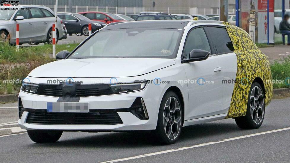 Opel Astra Sports Tourer (2022) fast ungetarnt