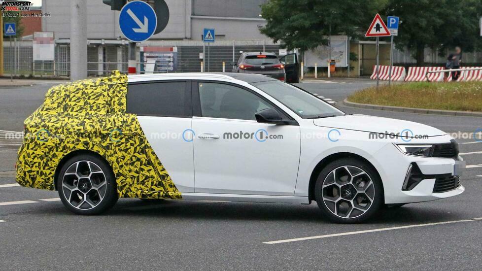 Opel Astra Sports Tourer (2022) fast ungetarnt