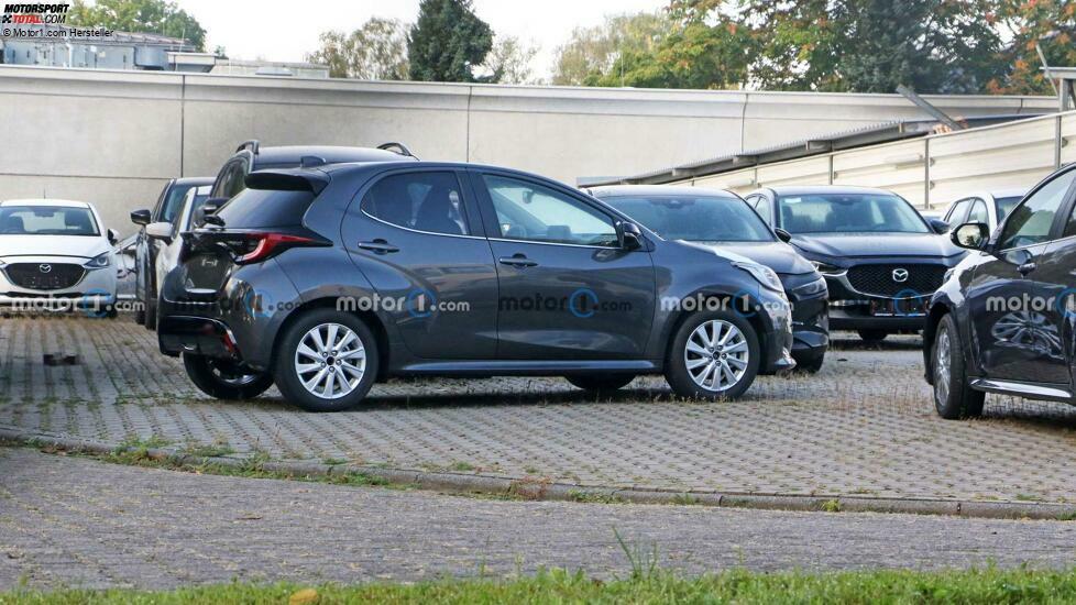 2022 Mazda2 spionieren Foto