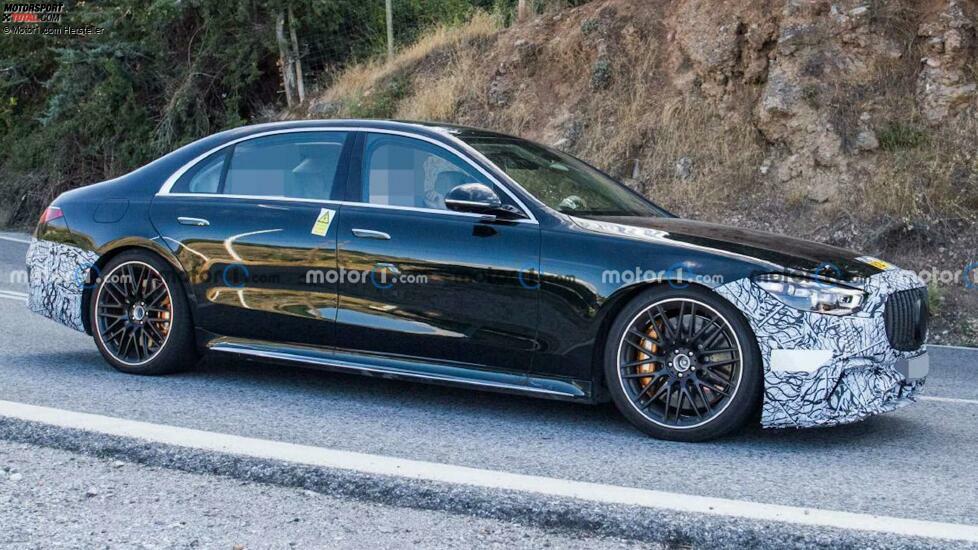 Mercedes-AMG S 63e (2022) fast ungetarnt erwischt