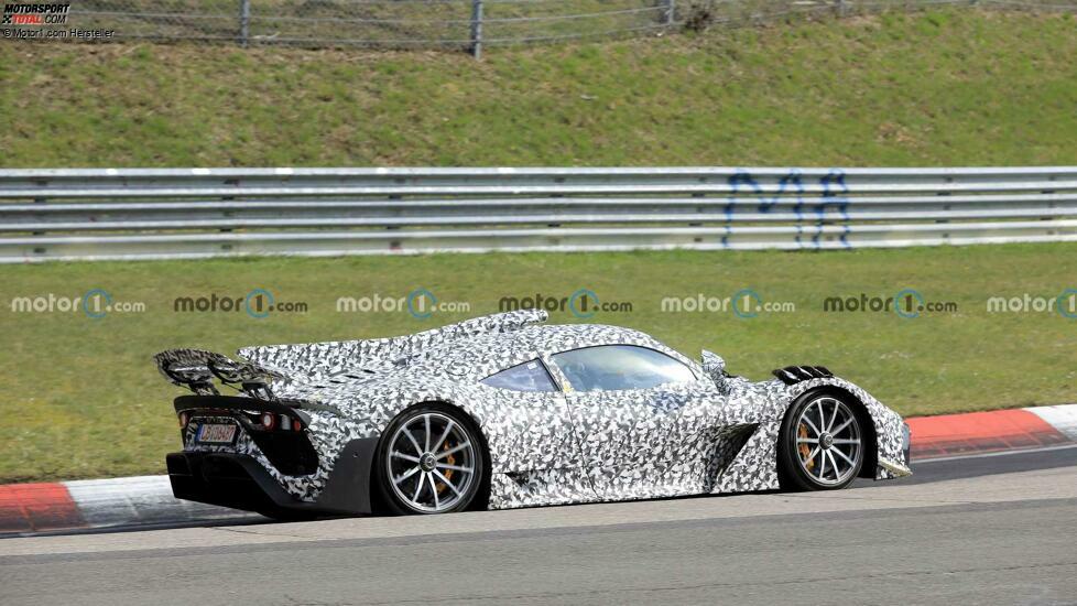 Mercedes-AMG One Side View Spy Foto