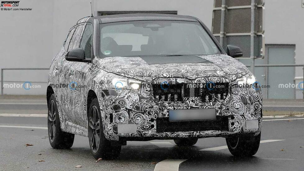 BMW X1 (2022) mit vier Endrohren erwischt