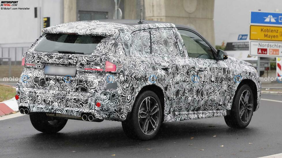 BMW X1 (2022) mit vier Endrohren erwischt