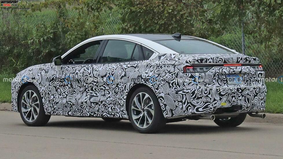 Ford Fusion oder Mondeo Ersatz Spy Fotos Hinten Drei Viertel