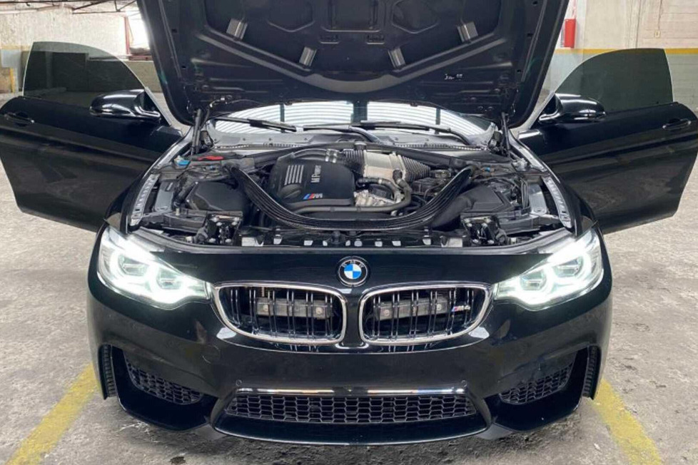 In Argentinien werden Autos von Diego Maradona versteigert: Darunter befinden sich ein modifizierter BMW M4 und ein luxuriöser 750i