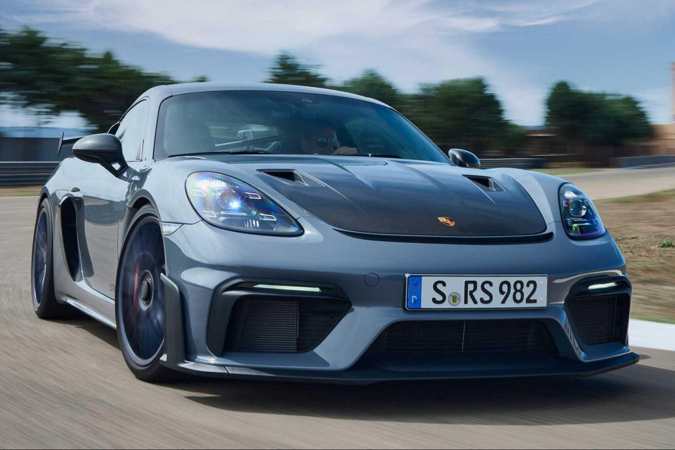 So erklärt sich auch die 7:09er-Nordschleife-Zeit: Der neue 718 Cayman GT4 RS kriegt den Motor aus dem 911 GT3, wird leichter, aerodynamischer und viel teurer