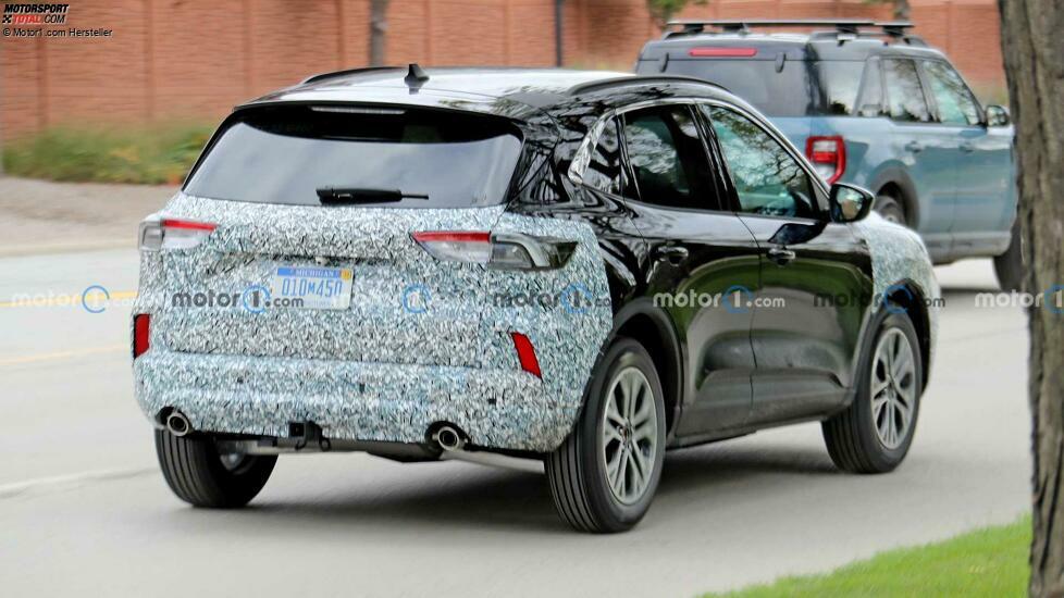 Ford Kuga Facelift (2022) auf neuen Erlkönigfotos