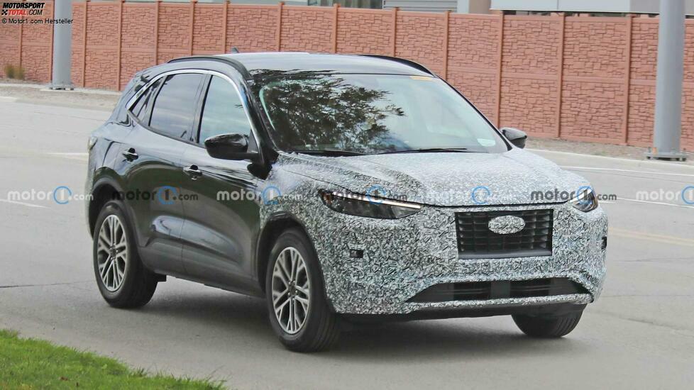 Ford Kuga Facelift (2022) auf neuen Erlkönigfotos