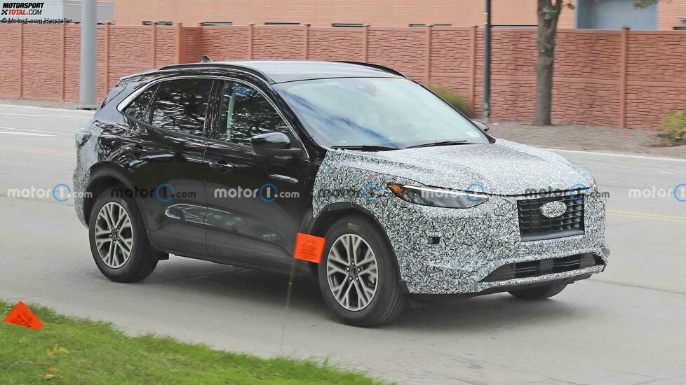 Ford Kuga Facelift (2022) auf neuen Erlkönigfotos