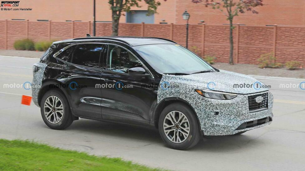 Ford Kuga Facelift (2022) auf neuen Erlkönigfotos