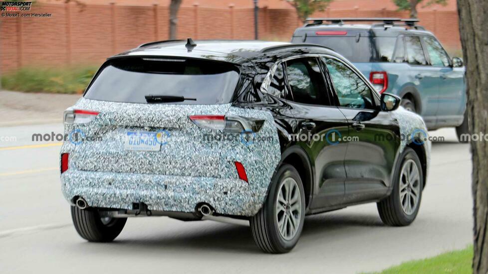 Ford Kuga Facelift (2022) auf neuen Erlkönigfotos