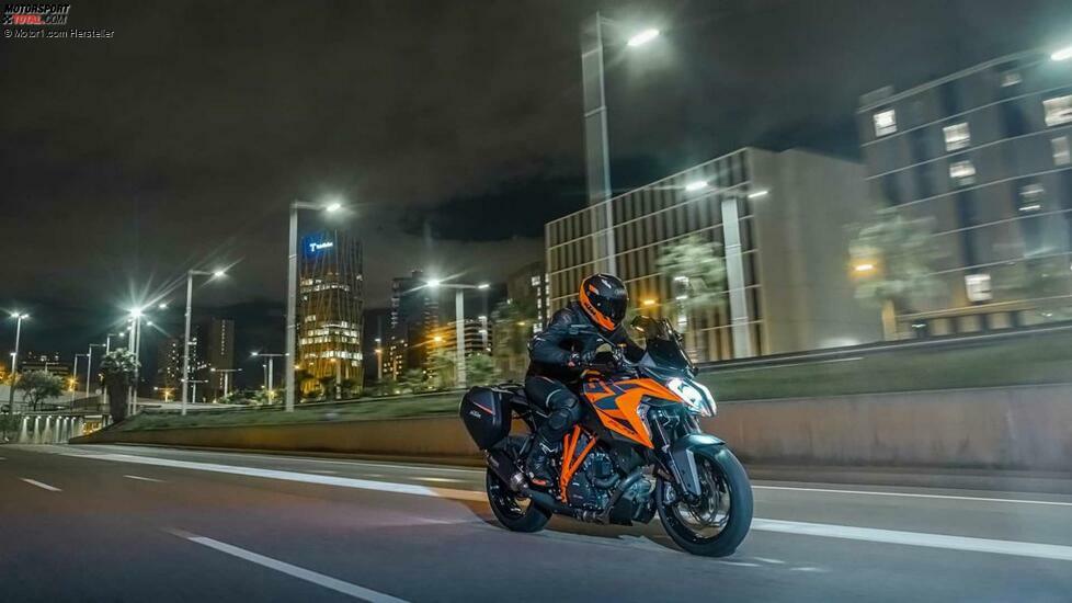 KTM 1290 Super Duke GT (2022)