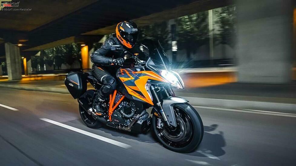 KTM 1290 Super Duke GT (2022)