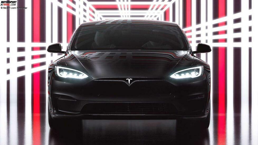 Tesla Model S kariert