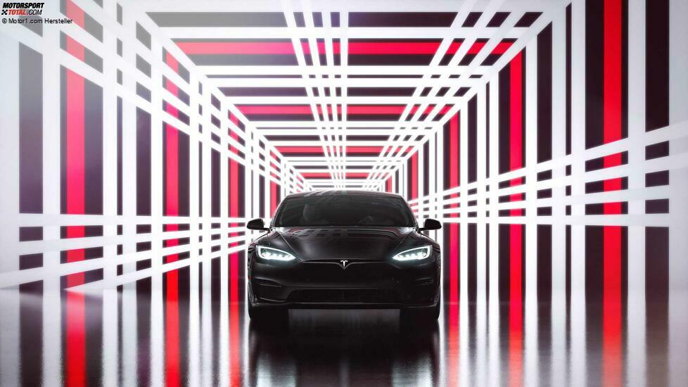 Tesla Model S kariert