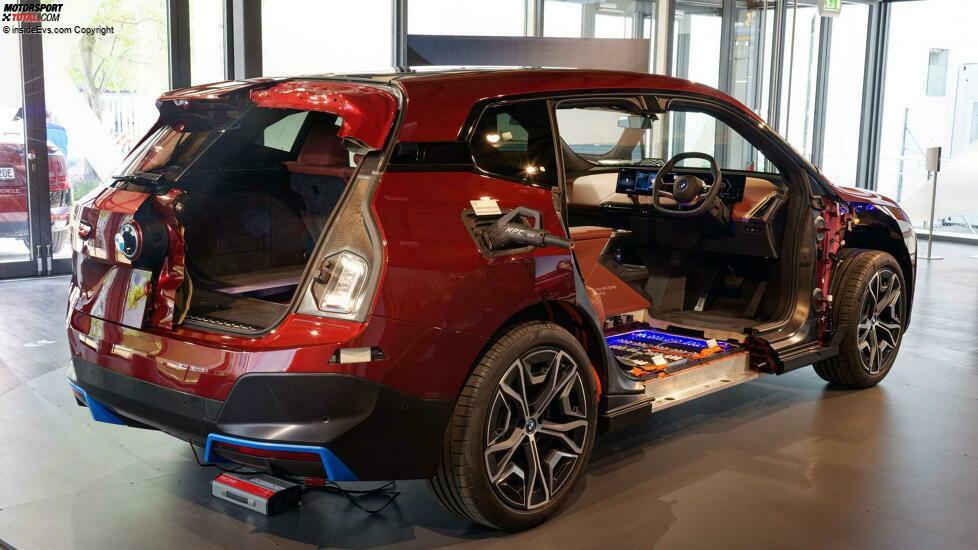 BMW xDrive als Schnittmodell in Dingolfing: Das Exterieur