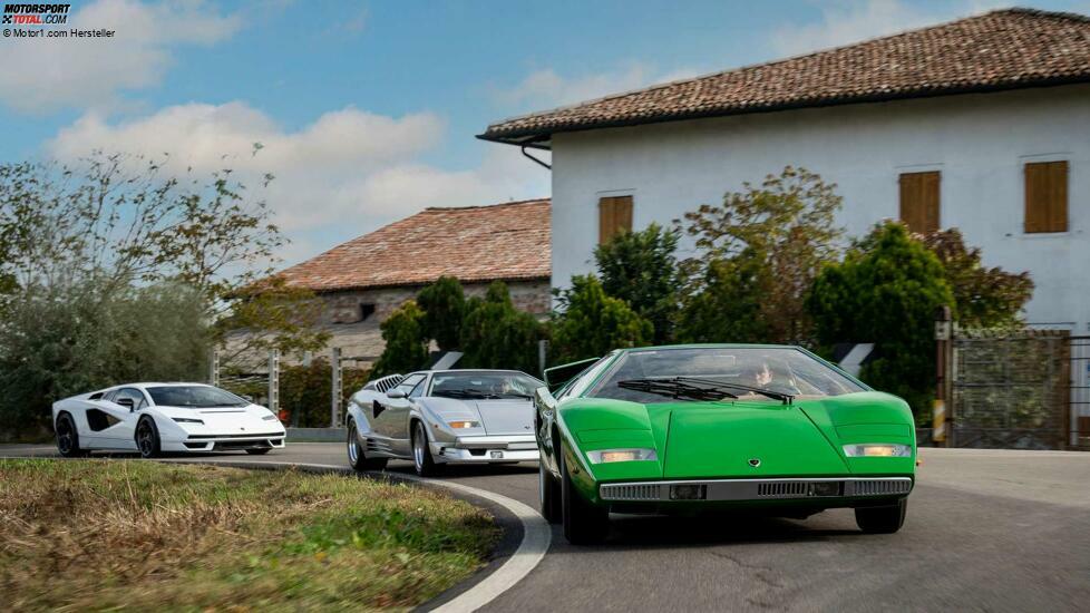 Lamborghini Countach LP 800-4 im realen Straßenverkehr