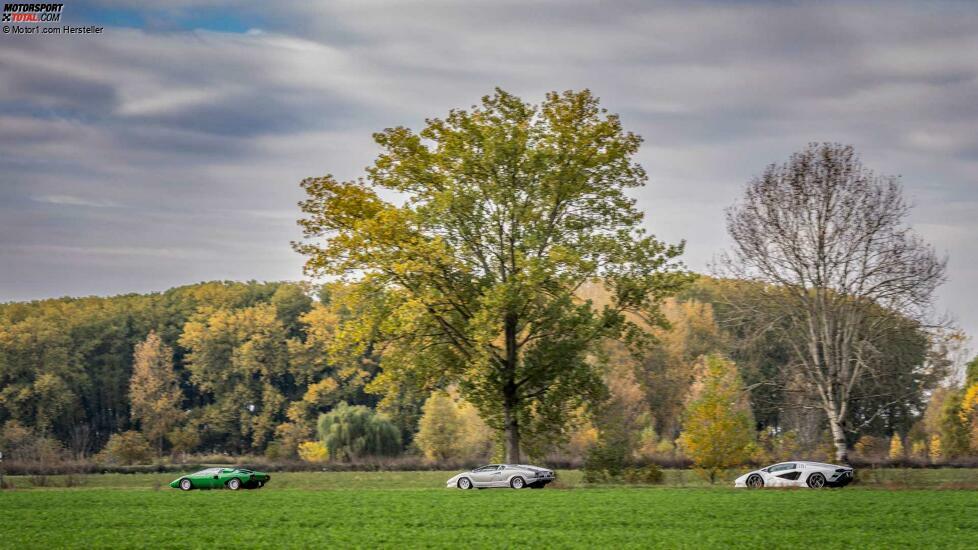 Lamborghini Countach LP 800-4 im realen Straßenverkehr