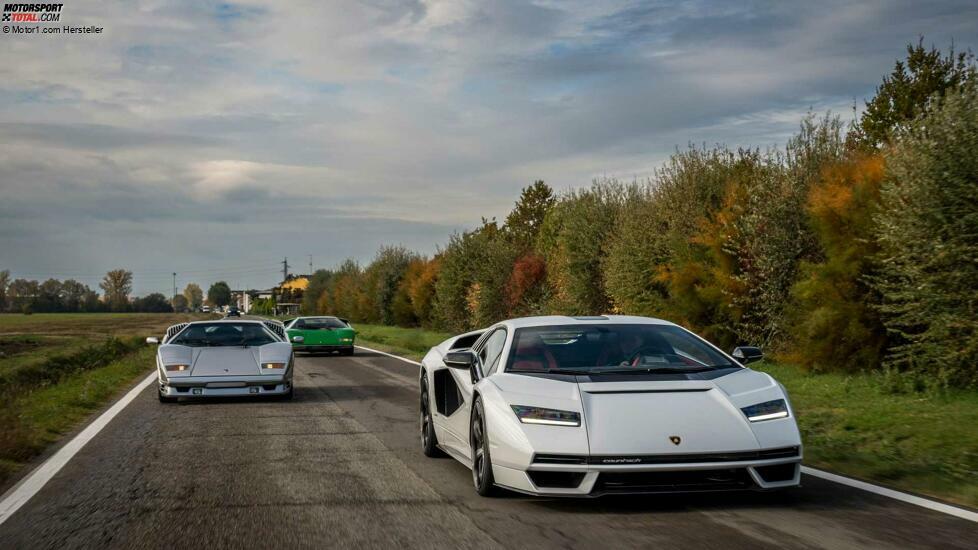Lamborghini Countach LP 800-4 im realen Straßenverkehr