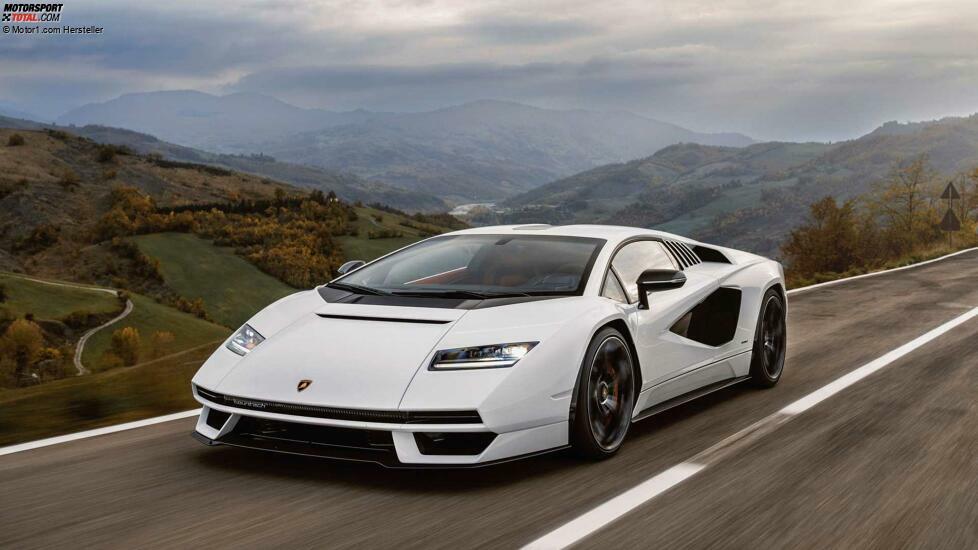 Lamborghini Countach LP 800-4 im realen Straßenverkehr