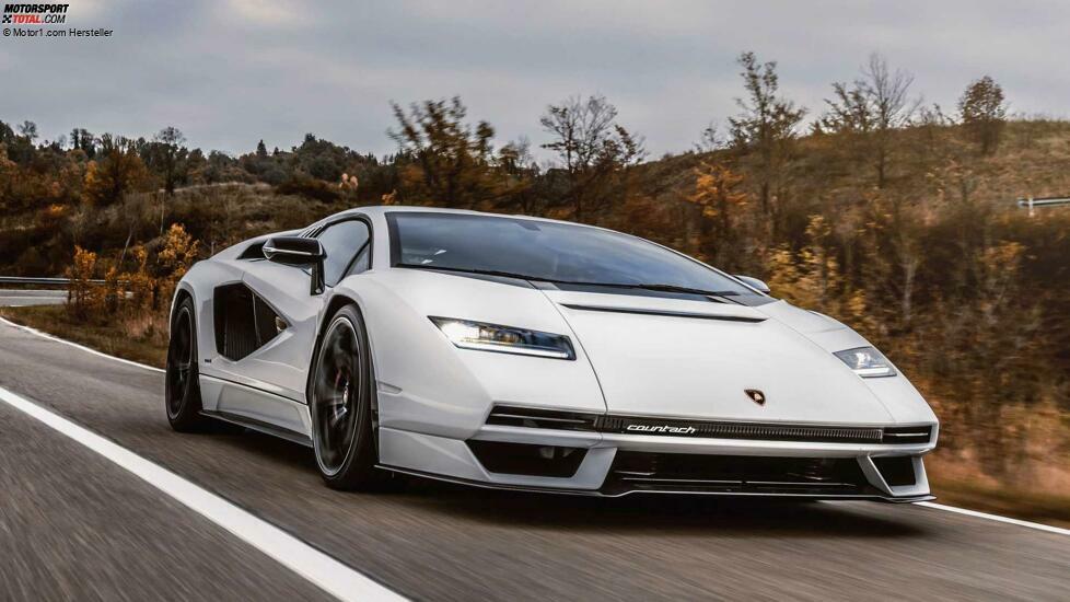 Lamborghini Countach LP 800-4 im realen Straßenverkehr