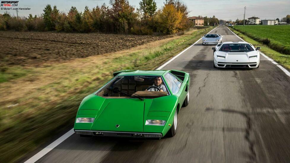 Lamborghini Countach LP 800-4 im realen Straßenverkehr