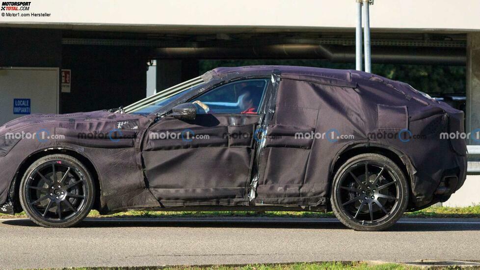 Ferrari Purosangue als Erlkönig mit Serienkarosserie erwischt