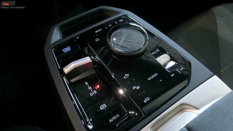 BMW iX xDrive 50: Mittelkonsole in der Basisversion