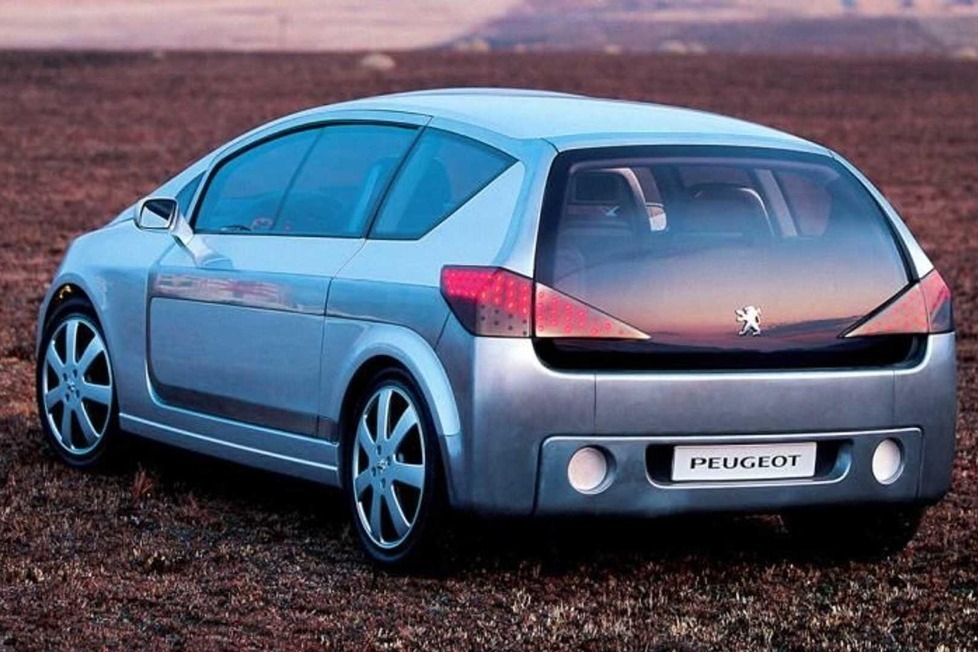 Er wurde als Vorbote des Peugeot 307 entwickelt und kombinierte Stil mit unkonventionellen Ausstattungen ...