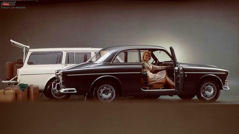 Volvo P122S Amazon (vorne) und Volvo P220 Amazon Kombi (hinten, 1967)