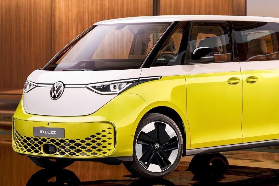 VW stellte heute den ID. Buzz vor: Der elektrisch angetriebene Bulli-Nachfolger gibt es anfangs ausschließlich mit 150-kW-Heckantrieb