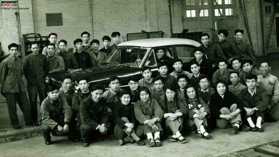 Die jungen FAW-Ingenieure und Techniker, die den Dongfeng CA71 hergestellt haben
