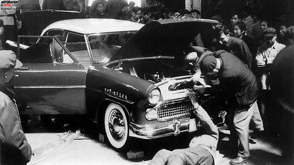 009 - Die Karosserie wurde von Simca inspiriert, aber der Motor kopierte den Mercedes 190 Ponton