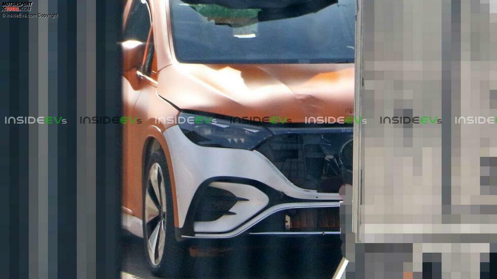 Mercedes EQE SUV als Erlkönig in Orange