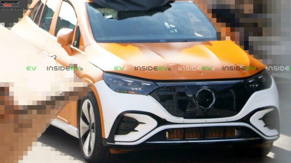 Mercedes EQE SUV als Erlkönig in Orange