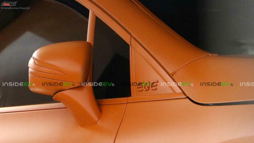 Mercedes EQE SUV als Erlkönig in Orange