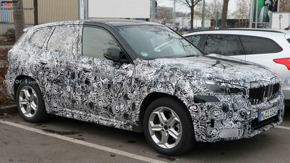 BMW iX1 (2022) auf neuen Erlkönigbildern plus Innenraum