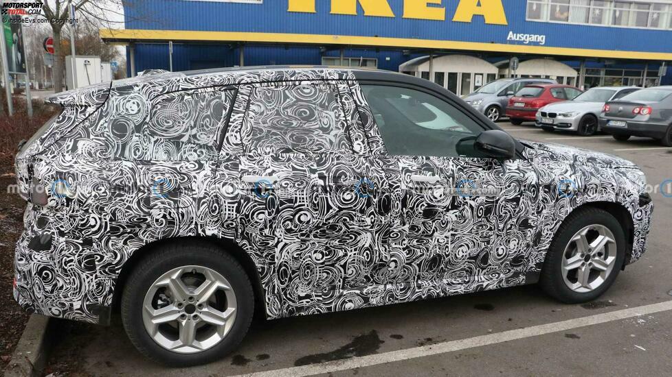 BMW iX1 (2022) auf neuen Erlkönigbildern plus Innenraum