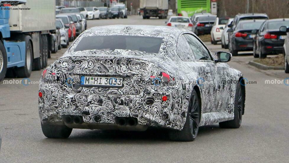 BMW M2 (2023) auf neuen Erlkönigfotos mit M240i