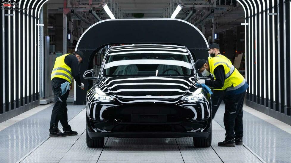 Tesla Giga Berlin: Quality Control (Tesla Q4 2021 report)