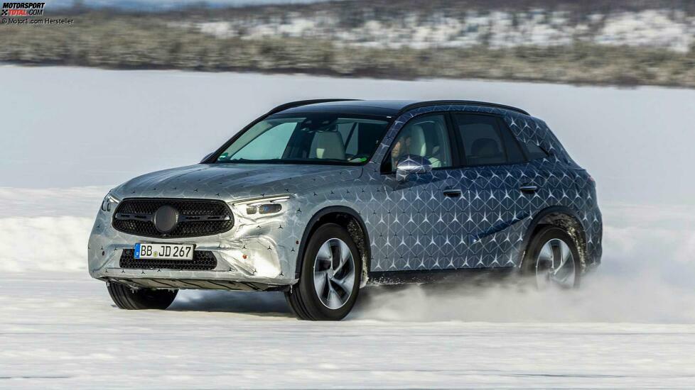 Mercedes GLC (2022) als Prototyp bei der Wintererprobung