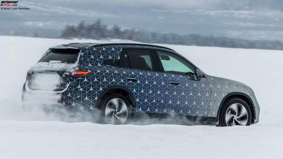 Mercedes GLC (2022) als Prototyp bei der Wintererprobung