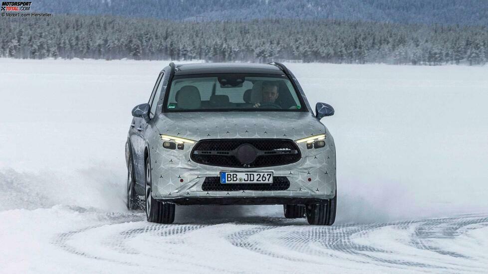 Mercedes GLC (2022) als Prototyp bei der Wintererprobung