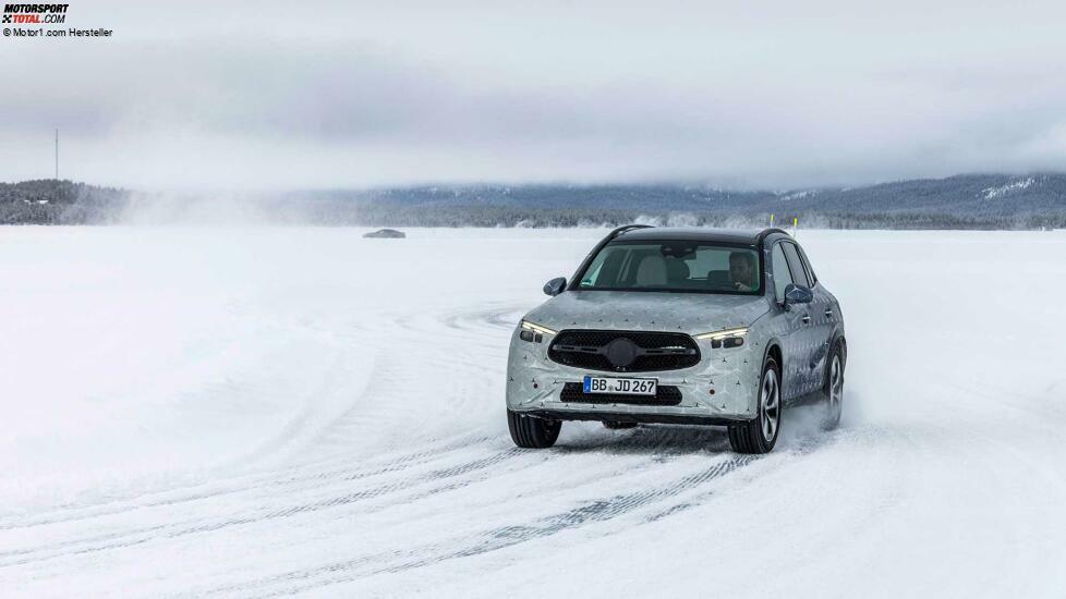 Mercedes GLC (2022) als Prototyp bei der Wintererprobung