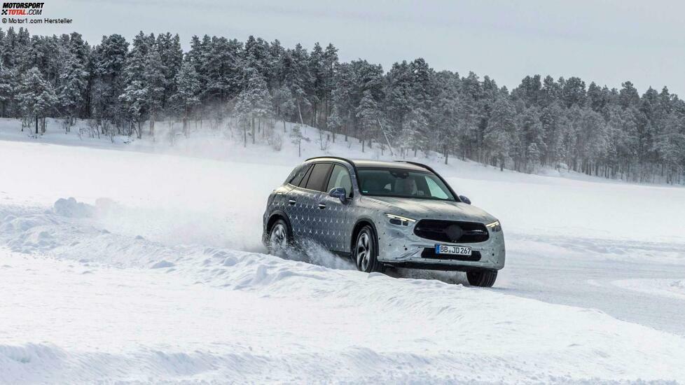 Mercedes GLC (2022) als Prototyp bei der Wintererprobung