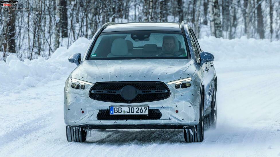 Mercedes GLC (2022) als Prototyp bei der Wintererprobung