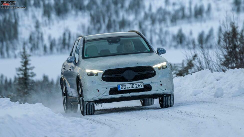 Mercedes GLC (2022) als Prototyp bei der Wintererprobung