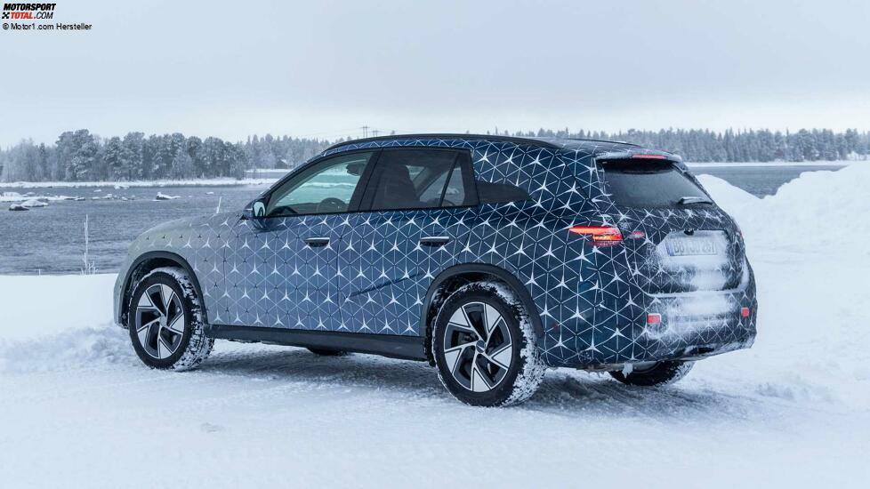 Mercedes GLC (2022) als Prototyp bei der Wintererprobung